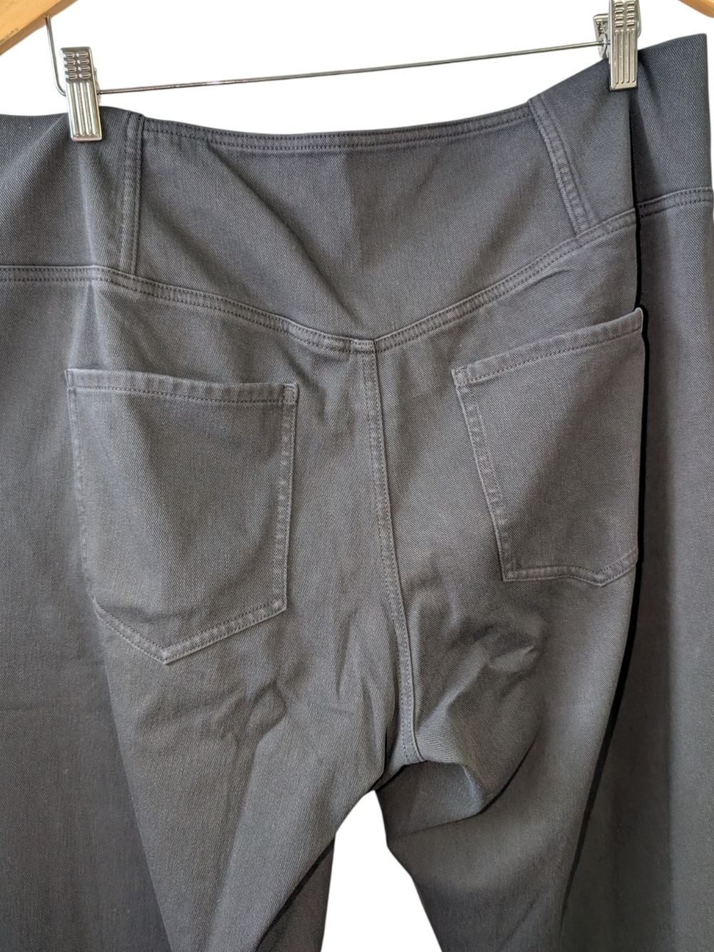 HALARA FLEX™ HIGH WAISTED CROSSOVER POCKET WASHED CASUAL PLUS JEANS SIZE 2XP - Picture 6 of 9